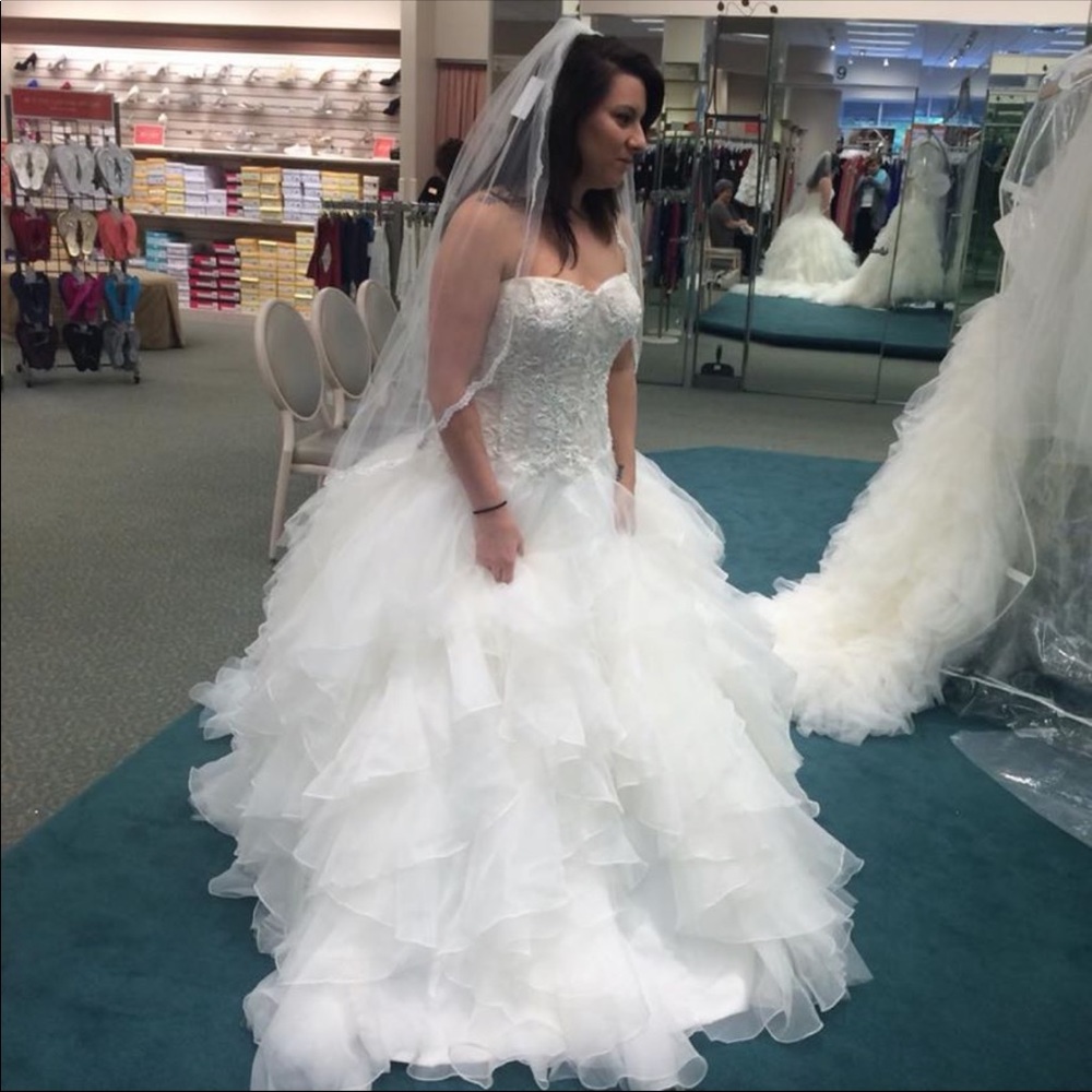 Brand New David’s Bridal Wedding Dress - Picture 2 of 4